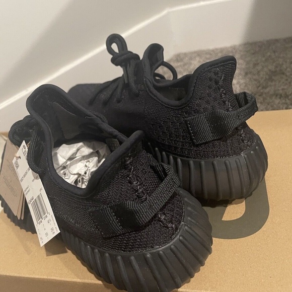 ADIDAS YEEZY BOOST 350 V2 ONYX - Picture 3 of 5